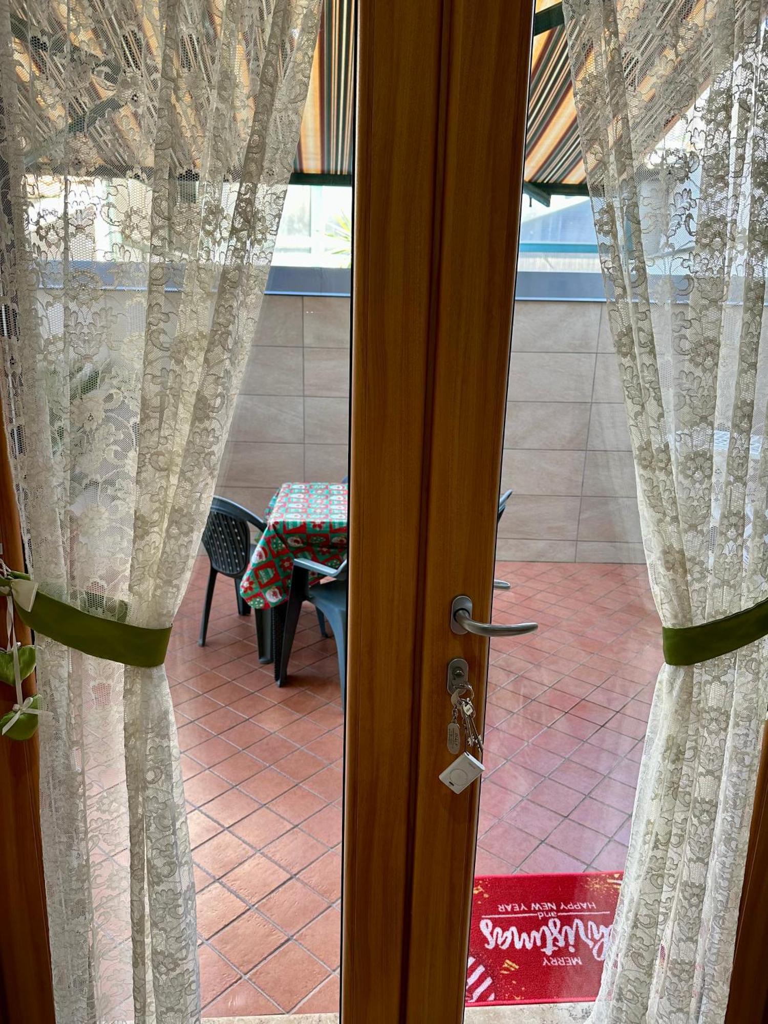 Susy Home Наполи Екстериор снимка
